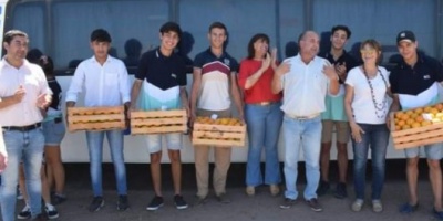 Estudiantes viajaron desde Juan Pujol a Mercedes para plantar árboles