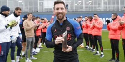 Messi agradeció al plantel del PSG por el emotivo recibimiento