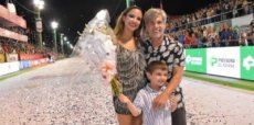 El Chato Prada le propuso casamiento a Lourdes Sánchez en los carnavales de Corrientes