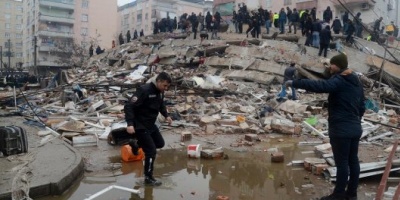 Al menos 3.613 muertos y más de 13 mil heridos tras el devastador terremoto en Turquía y Siria